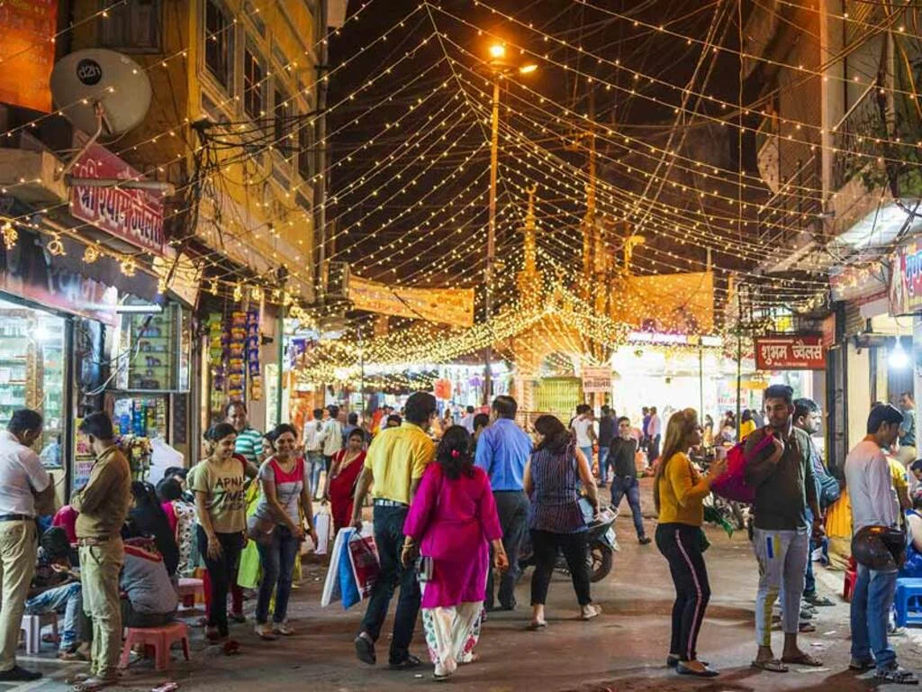 Sarafa Bazaar night food market Indore